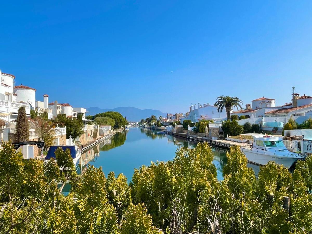 Apartamento Vistas Al Mar Aire Acondicionado Wifi Empuriabrava Eksteriør billede